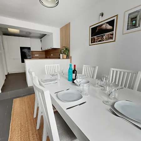 Maison Familiale Proche Memorial Australien